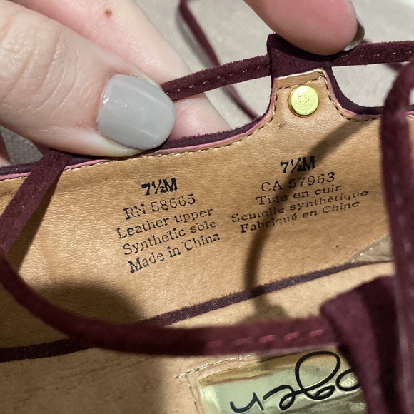 'Owen' Pointy Toe Ghillie Flat
HALOGEN - Picture 5 of 13